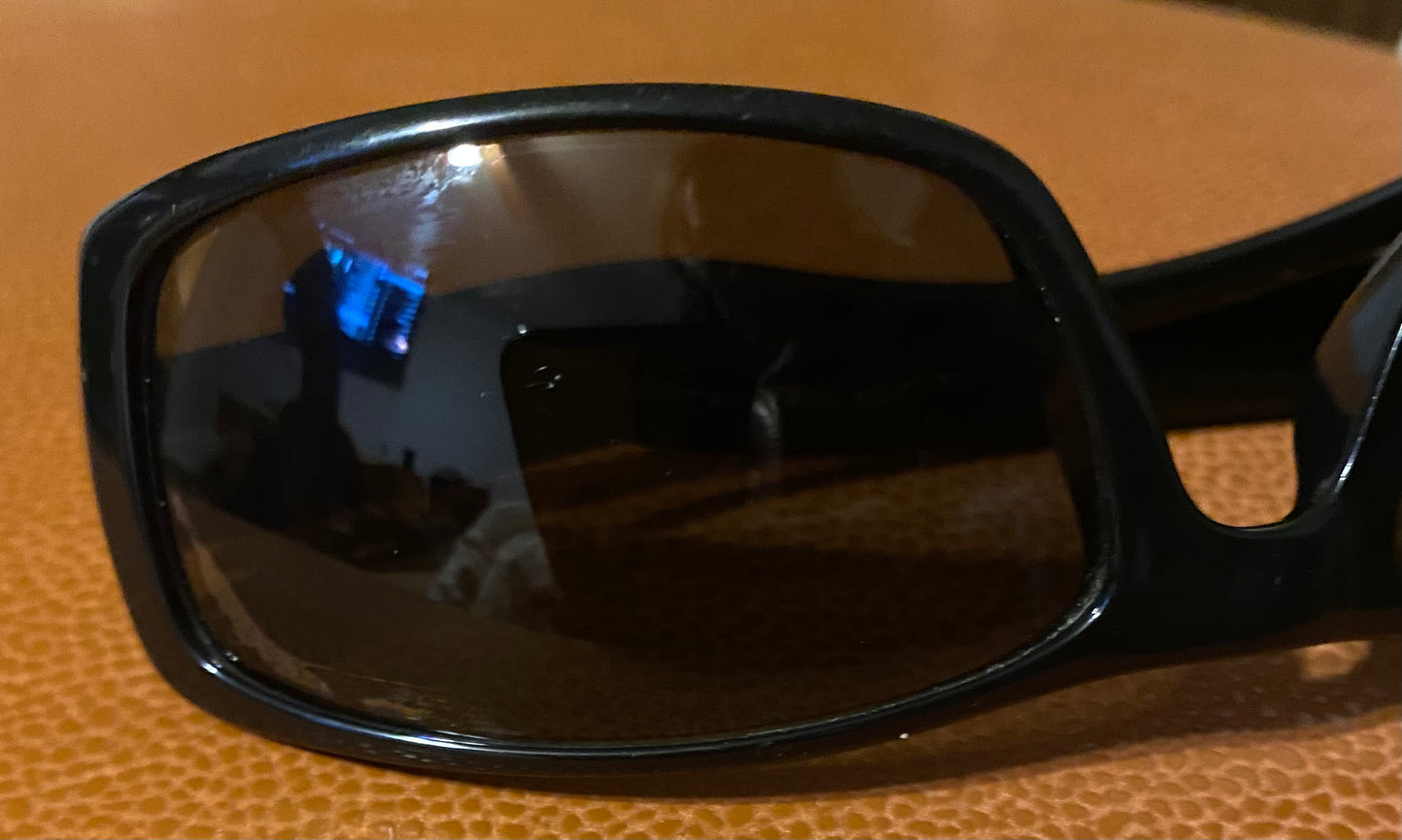 💯 % Authentic Ray-Ban RB4033 Wrap Black/Grey Polarized