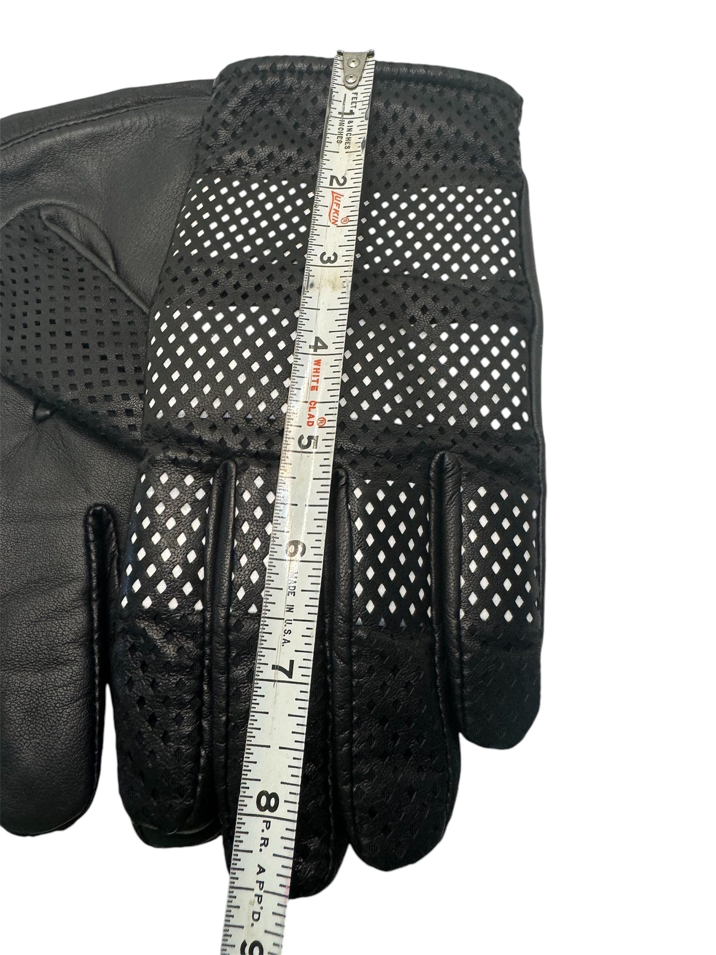 y3 Yohji Yamamoto Men’s Luxury Leather Gloves Black/White Us M
SOFT AND SUPPLE LINING – Our polyester lining is a fine layer of lush warmth in your gloves. It’s soft and comfortable that you may never want to take them off.
Chic, time
