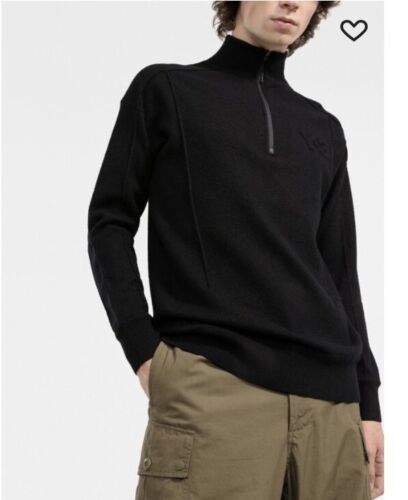 features long sleeves