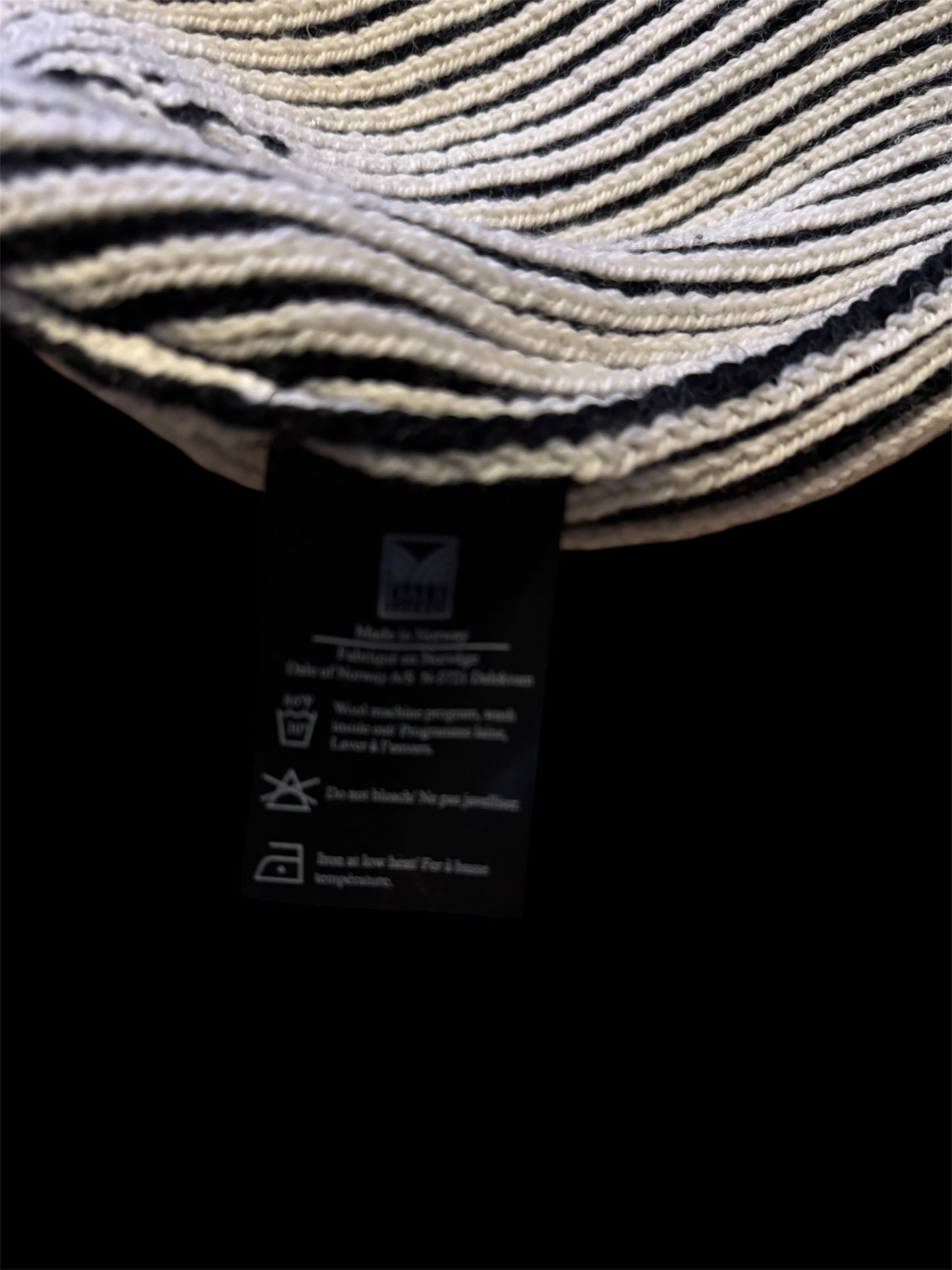 Dale of Norway - 1994 Hat Black/Off White, 49641-F00